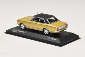 Opel Commodore A Oro Metallizzato Minichamps 1:43 430046165 Pressofusione — immagine 3 di 4