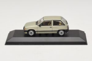 Opel Corsa A Verde Chiaro Metallizzato Minichamps 1:43 CORSA001 Pressofusione