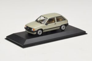 Opel Corsa A Verde Chiaro Metallizzato Minichamps 1:43 CORSA001 Pressofusione — immagine 2 di 4