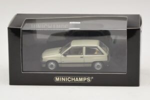 Opel Corsa A Verde Chiaro Metallizzato Minichamps 1:43 CORSA001 Pressofusione — immagine 4 di 4