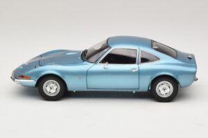 Opel GT Blue Metallic Minichamps 1:18 180049030 Pressofusione — immagine 4 di 8