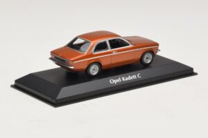 Opel Kadett C Bronzo Metallizzato Maxichamps 1:43 940045600 Pressofusione — immagine 2 di 4