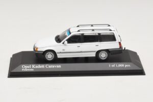Opel Kadett E Caravan Bianco Minichamps 1:43 400045911 Pressofusione