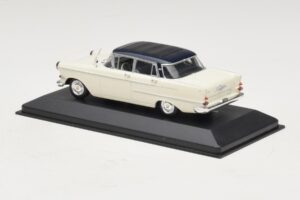 Opel Kapitan A Bianco Minichamps 1:43 400048000 Pressofusione — immagine 3 di 4