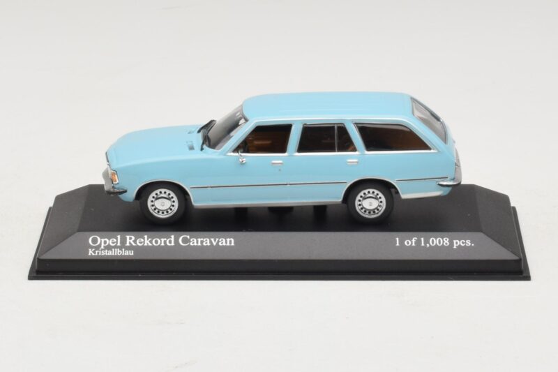 Opel Rekord D Caravan Blu Chiaro Minichamps 1:43 Opel Rekord D Caravan Blu Chiaro Minichamps 1:43 400044014 Pressofusione