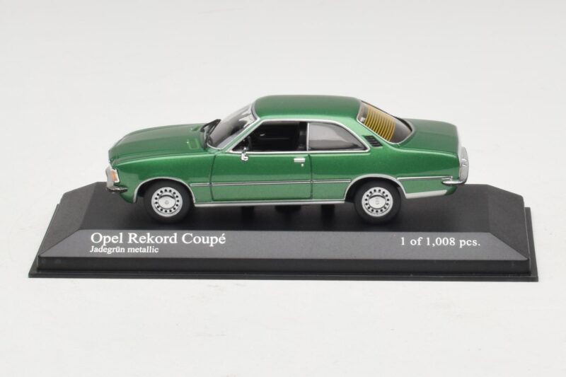Opel Rekord D Coupé Verde Metallizzato Minichamps 1:43 Opel Rekord D Coupé Verde Metallizzato Minichamps 1:43 400044022 Pressofusione