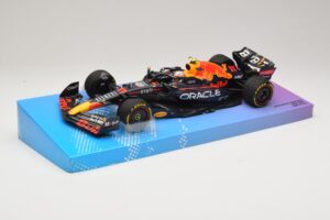 Oracle Red Bull Racing RB18 #11 S. Perez Miami GP 2022 Minichamps 1:18 113220511 Pressofusione — immagine 2 di 7