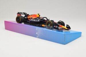 Oracle Red Bull Racing RB18 #11 S. Perez Miami GP 2022 Minichamps 1:18 113220511 Pressofusione — immagine 4 di 7