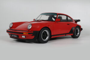 Porsche 911 930 Turbo 3.3 India Red GT Spirit 1:8 GTS802301 Resina — immagine 2 di 2