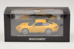 Porsche 911 991 Carrera Giallo Minichamps 1:43 410060221 Pressofusione — immagine 4 di 4