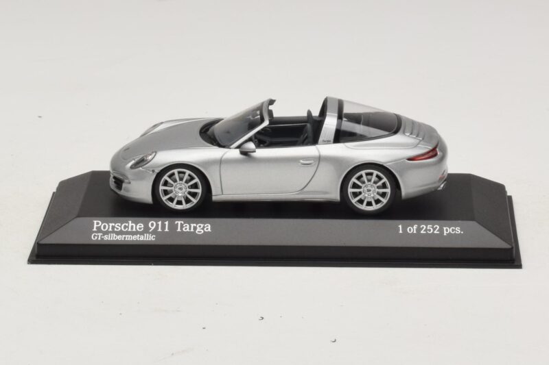 Porsche 911 991 Targa Argento Minichamps 1:43 Porsche 911 991 Targa Argento Minichamps 1:43 410062442 Pressofusione