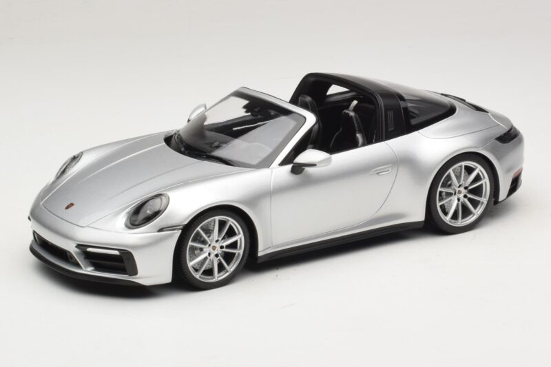 Porsche 911 992 Targa 4 GTS Argento Minichamps 1:18 WAP0211460RTRG Pressofusione