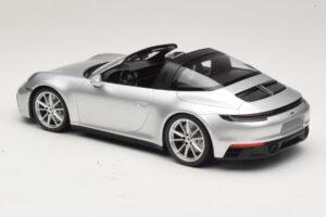 Porsche 911 992 Targa 4 GTS Argento Minichamps 1:18 WAP0211460RTRG Pressofusione — immagine 5 di 6