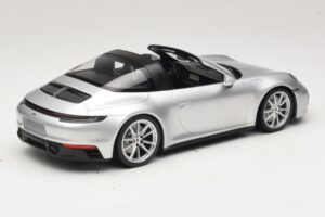 Porsche 911 992 Targa 4 GTS Argento Minichamps 1:18 WAP0211460RTRG Pressofusione — immagine 2 di 6