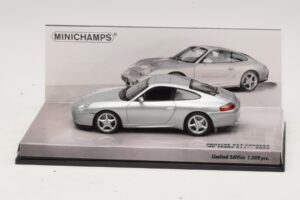 Porsche 911 996 Carrera 40° Anniversario Argento Minichamps 1:43 436061070 Pressofusione