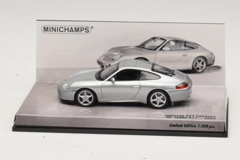 Porsche 911 996 Carrera 40° Anniversario Argento Minichamps 1:43 436061070 Pressofusione