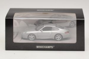 Porsche 911 996 Carrera 40° Anniversario Argento Minichamps 1:43 436061070 Pressofusione — immagine 4 di 5