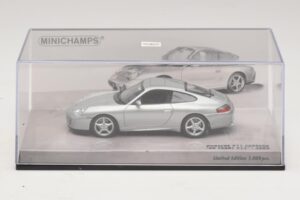 Porsche 911 996 Carrera 40° Anniversario Argento Minichamps 1:43 436061070 Pressofusione — immagine 5 di 5