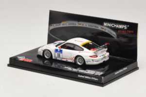 Porsche 911 997 GT3 RS #11 24 Hours Nurburgring 2010 Minichamps 1:43 437106711 Pressofusione — immagine 3 di 5