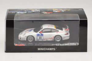 Porsche 911 997 GT3 RS #11 24 Hours Nurburgring 2010 Minichamps 1:43 437106711 Pressofusione — immagine 4 di 5