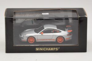 Porsche 911 997 GT3 RS Argento Minichamps 1:43 400066000 Pressofusione — immagine 4 di 4