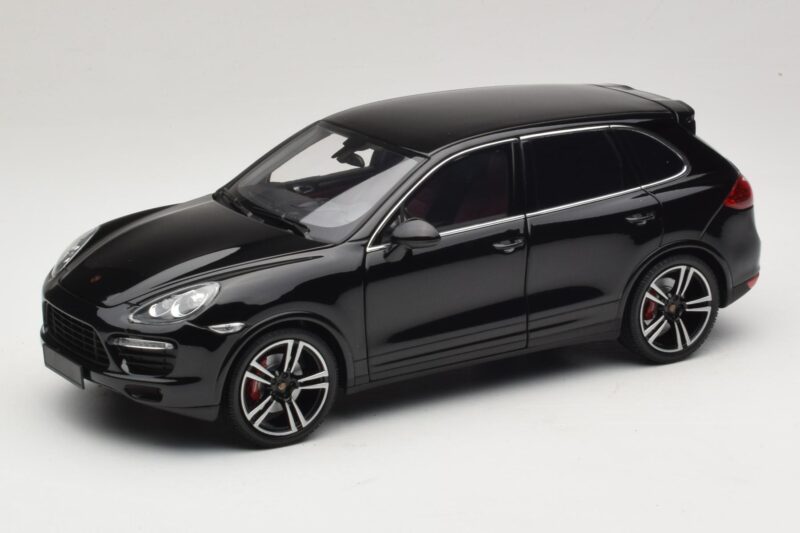 Porsche Cayenne Turbo S 92A Nero Metallizzato Minichamps 1:18 110062100 Pressofusione