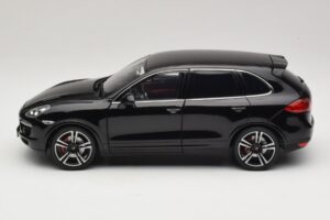 Porsche Cayenne Turbo S 92A Nero Metallizzato Minichamps 1:18 110062100 Pressofusione — immagine 4 di 8