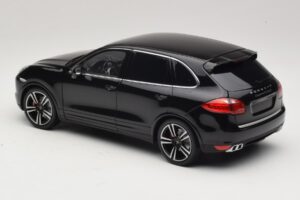 Porsche Cayenne Turbo S 92A Nero Metallizzato Minichamps 1:18 110062100 Pressofusione — immagine 7 di 8