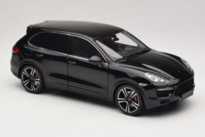 Porsche Cayenne Turbo S 92A Nero Metallizzato Minichamps 1:18 110062100 Pressofusione — immagine 6 di 8