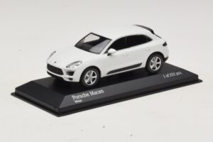 Porsche Macan 95B Bianco Minichamps 1:43 410062601 Pressofusione — immagine 2 di 4
