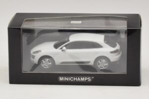 Porsche Macan 95B Bianco Minichamps 1:43 410062601 Pressofusione — immagine 4 di 4