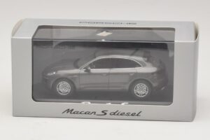 Porsche Macan S Diesel 95B Bronzo Metallizzato Minichamps 1:43 WAP0201510E Pressofusione — immagine 4 di 4