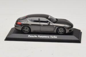 Porsche Panamera 970 Turbo Grigio Metallizzato Maxichamps 1:43 940062371 Pressofusione
