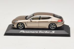 Porsche Panamera 970 Turbo S Bronzo Metallizzato Minichamps 1:43 WAP0200600E Pressofusione