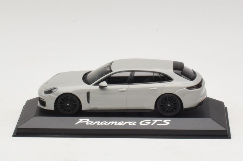 Porsche Panamera GTS 971 Chalk Grey Minichamps 1:43 WAP0207640J Pressofusione
