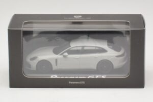 Porsche Panamera GTS 971 Chalk Grey Minichamps 1:43 WAP0207640J Pressofusione — immagine 4 di 4