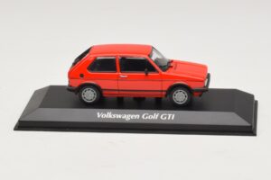 Volkswagen Golf GTI Mk1 Rosso Maxichamps 1:43 940055170 Pressofusione