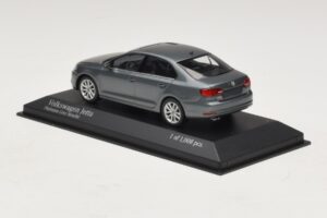 Volkswagen Jetta Mk6 Grey Metallic Minichamps 1:43 400059000 Pressofusione — immagine 3 di 4
