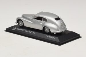 Alfa Romeo 6C 2500 Freccia d'Oro Argento Minichamps 1:43 400120480 Pressofusione — immagine 3 di 5