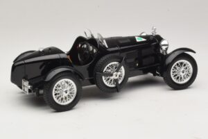 Alfa Romeo 8C Monza Nero Bburago 1:18 3014-P1 Pressofusione — immagine 2 di 6