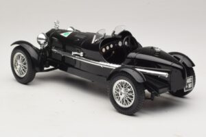 Alfa Romeo 8C Monza Nero Bburago 1:18 3014-P1 Pressofusione — immagine 5 di 6