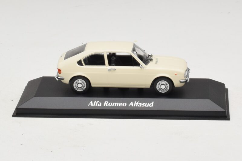 Alfa Romeo Alfasud Bianco Maxichamps 1:43 940120101 Pressofusione