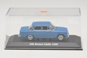 Alfa Romeo Giulia 1600 Blu Maxichamps 1:43 940120900 Pressofusione — immagine 4 di 5