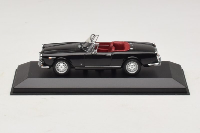 Alfa Romeo Giulia Spider Nero Minichamps 1:43 400120730 Pressofusione
