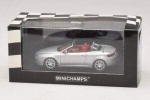 Alfa Romeo Giulia Spider Argento Minichamps 1:43 400120731 Pressofusione — immagine 5 di 5