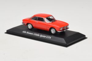 Alfa Romeo Giulia Sprint GTA Rosso Maxichamps 1:43 940120440 Pressofusione — immagine 3 di 5