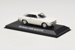 Alfa Romeo Giulia Sprint GTA Bianco Maxichamps 1:43 940120441 Pressofusione — immagine 3 di 5