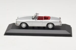 Alfa Romeo Spider 916 3.2 V6 24V Argento Minichamps 1:43 400120330 Pressofusione