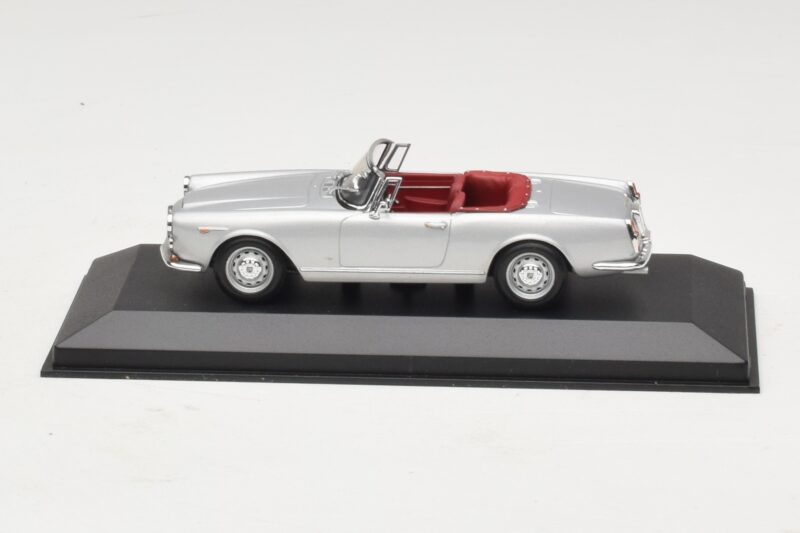 Alfa Romeo Spider 916 3.2 V6 24V Argento Minichamps 1:43 400120330 Pressofusione