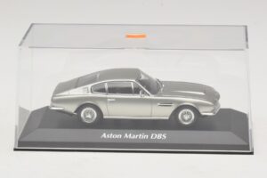 Aston Martin DBS Argento Maxichamps 1:43 940137600 Pressofusione — immagine 4 di 5
